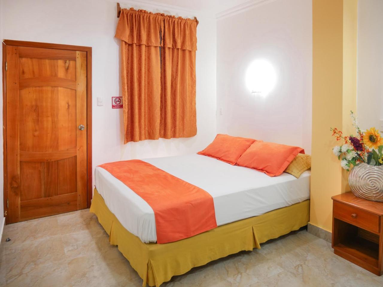 Hostal Espana Puerto Ayora  Zewnętrze zdjęcie